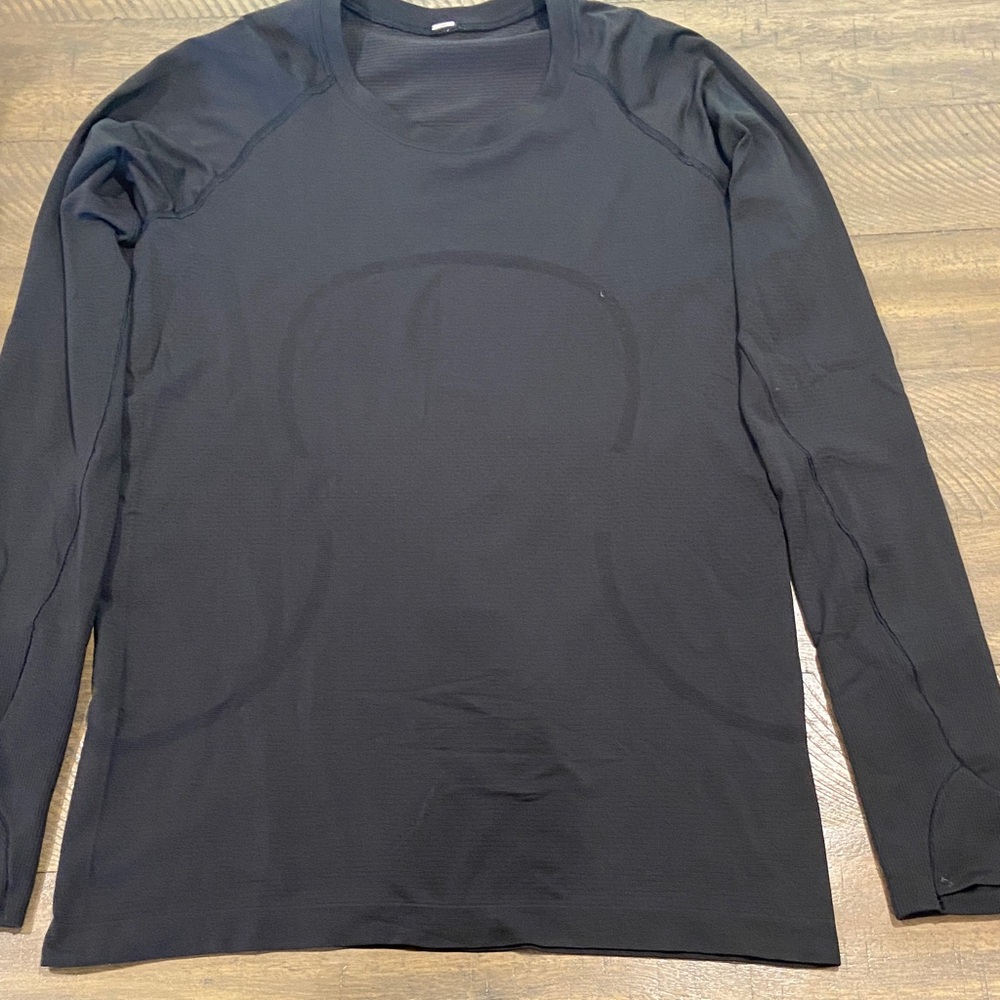 Black Long Sleeve Athletic Top alo
